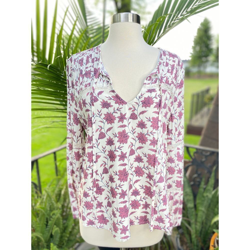 Chelsea & Violet Floral Indie Print Blouse NWT Medium Pink Cream Lace NWT Size M